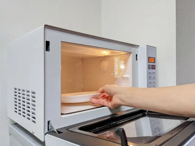 電子レンジが故障する原因は？温まらない時の解決策も解説 | 株式会社 